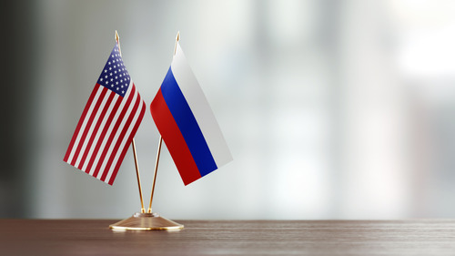 Оросыг АНУ-д шууд заналхийлдэг орнуудын жагсаалтаас хассаныг Кремль эерэг үйл явдал гэв
